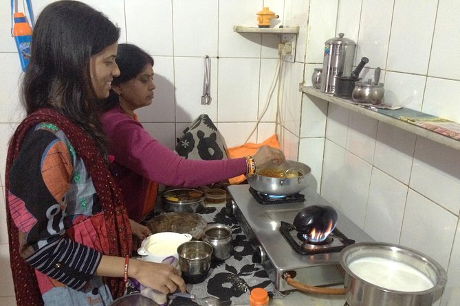 Jaipur Market Tour & Vegetarian Rajasthani Home Cooking Class - A meal that explains Jaipur better than a restaurant menu