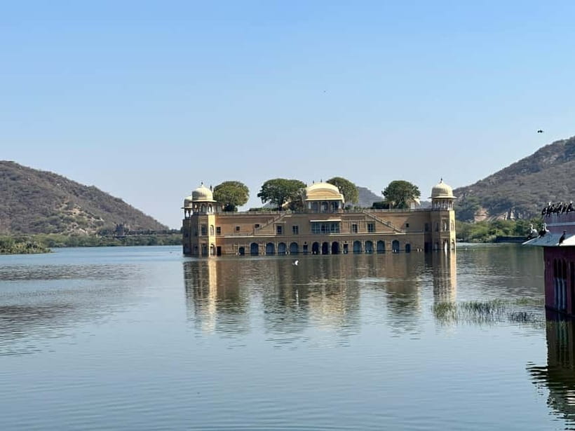 Jaipur: Monkey Temple and Sun Temple Guided Tour - Walking through the sacred valley