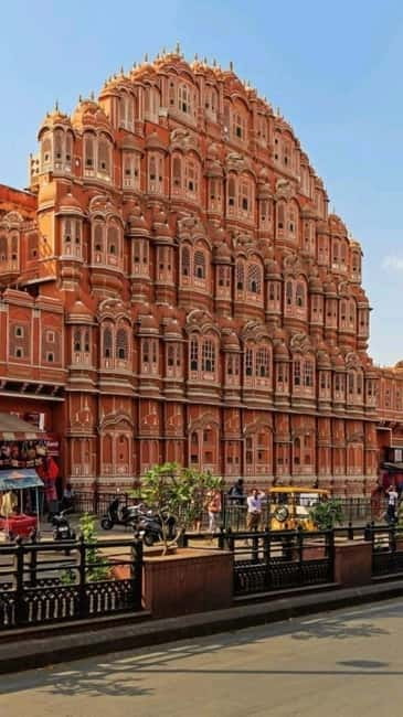 Jaipur: Night Open Jeep Safari with City Lights & Palaces - Hawa Mahal, Jaipur’s most photogenic night stop