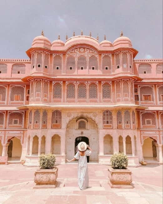 Jaipur: Night Open Jeep Safari with City Lights & Palaces - Albert Hall Museum under changing lights