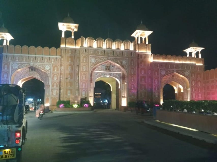 Jaipur: Night Tour of Amer & pink city by an open air jeep - Albert Hall Museum under colorful lights