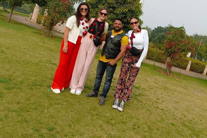 Jaipur Night Tour with Scenic Sunset at Monkey Temple - Seeing block printing as a working craft
