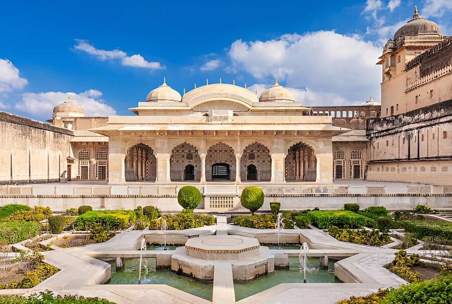 Jaipur: Personalized Full-Day City Tour by Car with Options - Lunch with an important booking choice