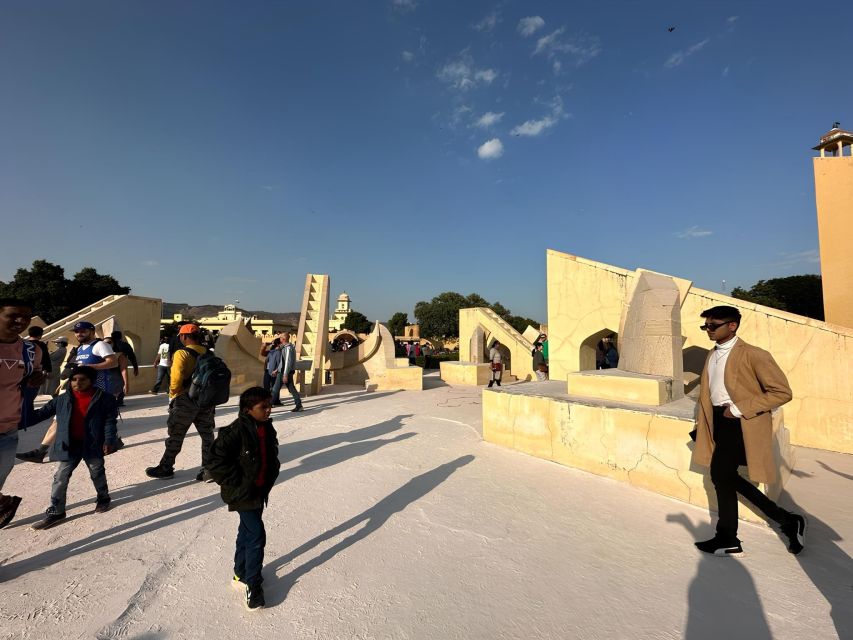 Jaipur Private City Tour with Hotel Pick-Up & Drop 4 - 8 Hrs - Jal Mahal: a brief stop by the lake