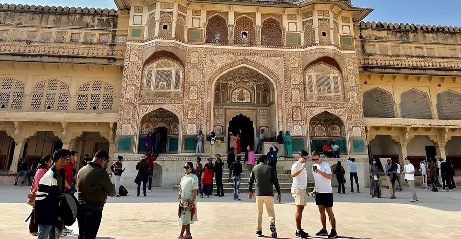 Jaipur Private City Tour with Hotel Pick-Up & Drop 4 - 8 Hrs - Hawa Mahal: a famous façade, not a long interior visit
