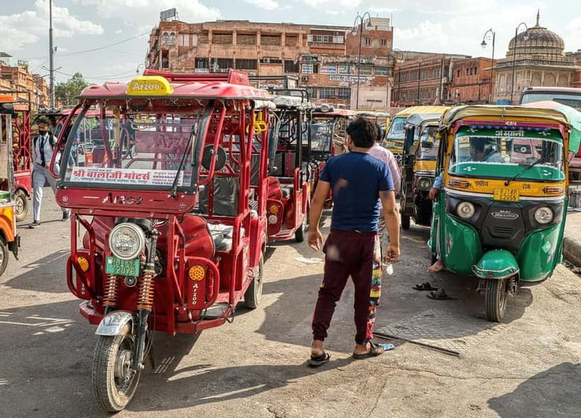 Jaipur: Private Full-Day City Tour By Tuk-Tuk with Pick-Up - Hawa Mahal, Jaipur’s delicate first stop