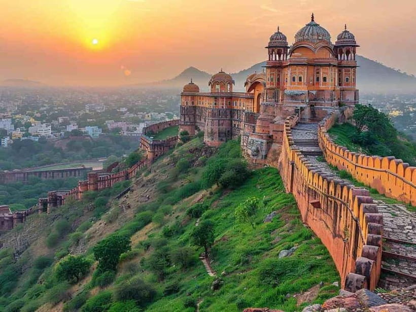 Jaipur: Private Full-Day City Tour with Car and Guide - Hawa Mahal is best treated as a city icon
