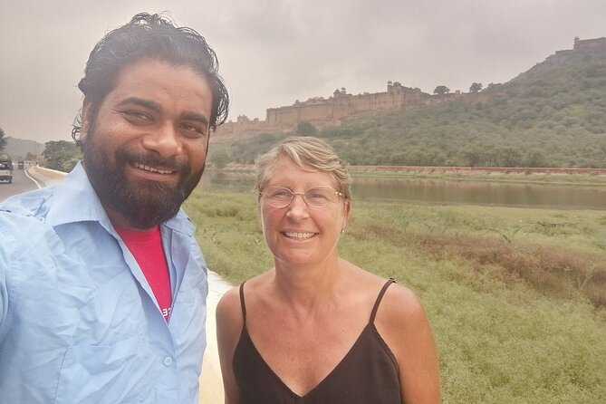 Jaipur Private Full-Day Sightseeing Tour By Car - Hawa Mahal is a quick but essential Jaipur photograph