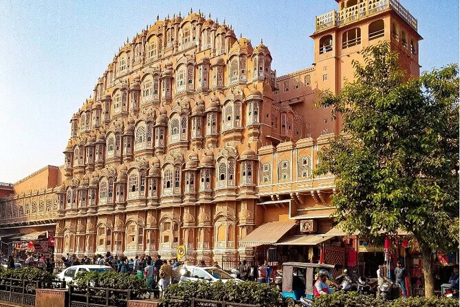 Jaipur Private Full-Day Sightseeing Tour by Tuk-Tuk with Pickup - Hawa Mahal rewards a closer look