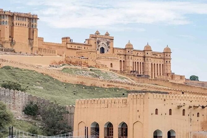 Jaipur Private Full Day Sightseeing Tour with Guide by Car - Gaitore offers a quieter royal memorial