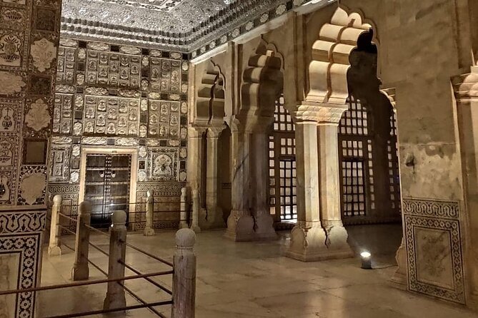 Jaipur: Private Guided Full Day tour Of Jaipur - Starting at Amber Fort and Panna Meena ka Kund