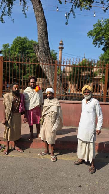 Jaipur: Private Guided Half Day & Full Day Tour in Jaipur - Hawa Mahal explains Jaipur’s most familiar facade