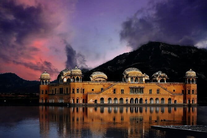 Jaipur: Private Guided Spritual Tour In Jaipur - Govind Dev Ji Temple and local devotion