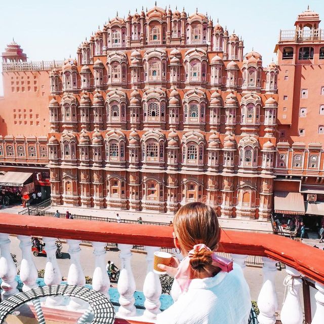 Jaipur: Private Instagram Tour of Top Photography Spots - Patrika Gate and the first portrait session