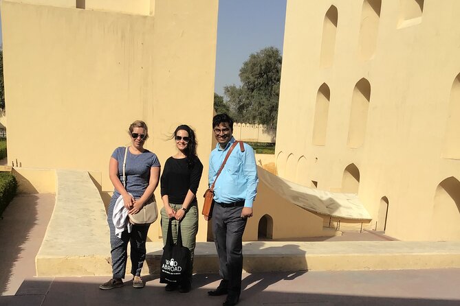 Jaipur- Private One Day Sightseeing Tour - Hawa Mahal from the street and inside