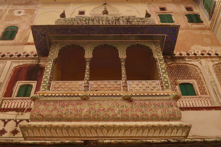 Jaipur: Private PinkCity & Stepwell Heritage Tour with Guide - Hawa Mahal, Jaipur’s famous street-facing palace
