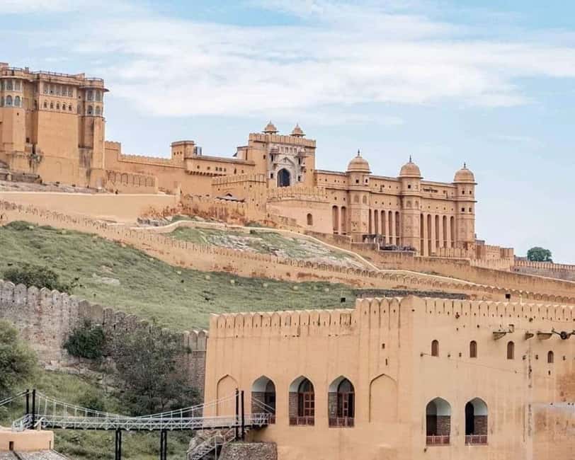 Jaipur: Private Sightseeing Day Tour with Guide by Car - Key points at a glance