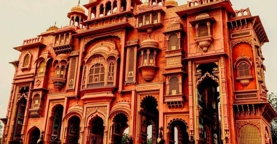Jaipur: Private Sightseeing Day Tour with Guide by Car - Hawa Mahal: a quick look at Jaipur’s famous facade