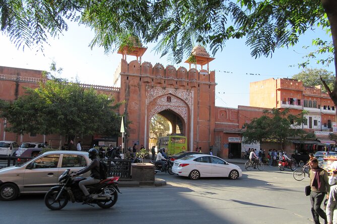 Jaipur Private Sightseeing Full Day Tour By Car and TukTuk - Hawa Mahal and the story behind 953 windows