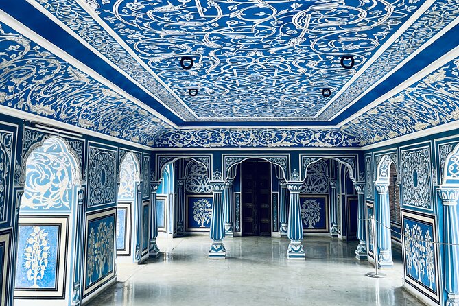 Jaipur Private Sightseeing Tour with Car and Guide - Hawa Mahal: Jaipur’s famous pink facade
