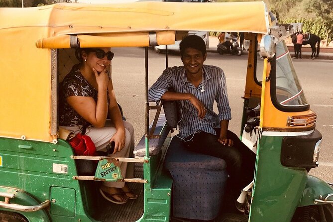 Jaipur Private Tuk Tuk Tour – Full-Day jaipur City Sightseeing - Seeing Hawa Mahal from the Pink City