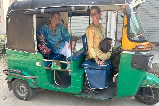 Jaipur Private Tuk Tuk Tour – Full-Day jaipur City Sightseeing - A quieter pause at Royal Gaitor