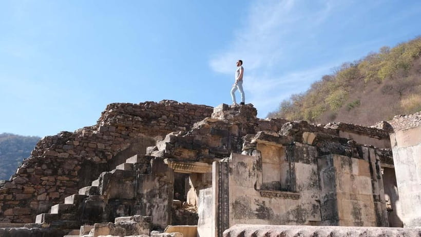 Jaipur: Same-Day Bhangarh Fort & Chand Baori Stepwell Tour - The two-hour drive from Jaipur