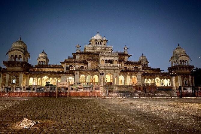 Jaipur: Shopping Tour with Blue Poetry & Printing Workshop & Rugs - Two hours with traditional rugs