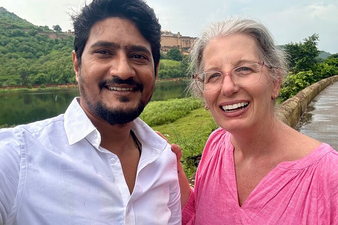 Jaipur: Shopping Tour with Blue Poetry & Printing Workshop & Rugs - Hotel pickup sets an easy start