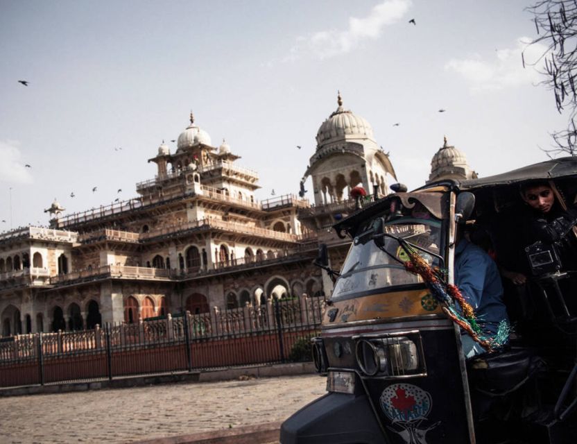 Jaipur Sightseeing by Tuk-Tuk: Temples, Palaces & Markets - Amer Fort, the day’s main monument
