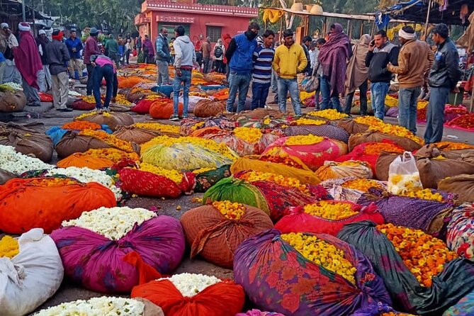 Jaipur Sunrise Tour with Morning Flower Market Walk - Royal Gaitor Tumbas and the royal stop