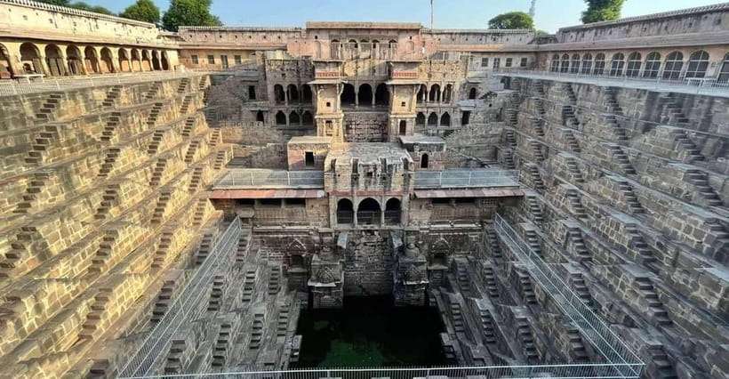 Jaipur: Tajmahal Sunrise Tour with Fatehpur Sikri & Abhaneri - Agra Fort and the Mughal court