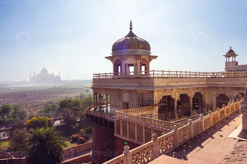 Jaipur: Tajmahal Sunrise Tour with Fatehpur Sikri & Abhaneri - Guide, photographs, and the human side of the day