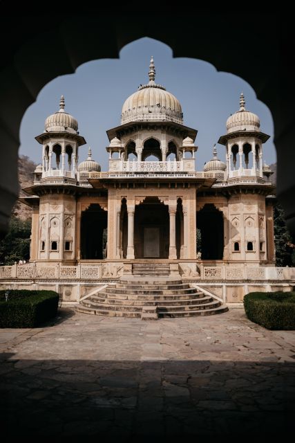 Jaipur: Temple Tour - Gaitor’s carved royal tombs