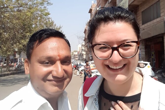 Jaipur to Udaipur Hotels drop: Private transfers with sightseeing - Why the private car matters