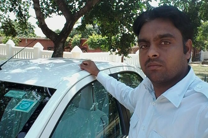 Jaipur to Udaipur Hotels drop: Private transfers with sightseeing - Door-to-door arrival in Udaipur