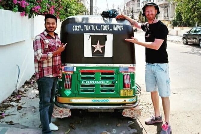 Jaipur Tuktuk Local Sightseeing Day Tour - City Palace: royal courtyards and extra ticket costs