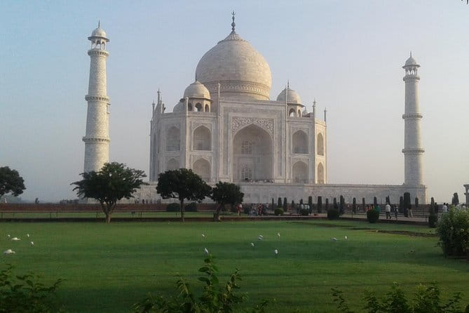 LOCAL Agra :Taj Mahal Sunrise / Sunset Private Tour by Car - Who will get the most from this tour?