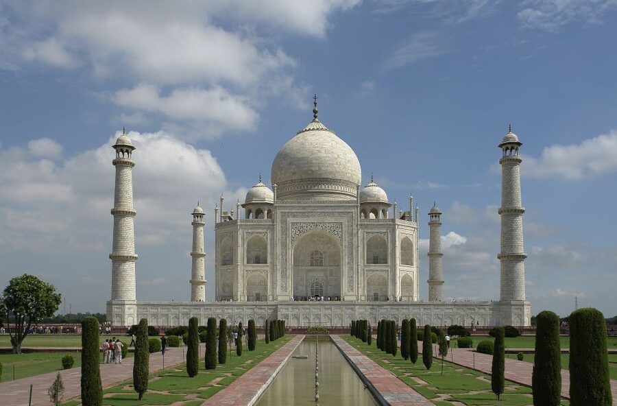 Luxury train tour from Delhi to Agra - Why this Delhi to Agra day works