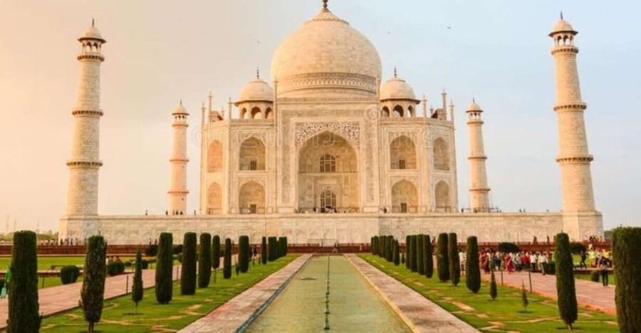 Mumbai to Agra Taj Mahal Tour: Same-Day or Multi-Day - Lunch in Agra, with a 5-star meal included