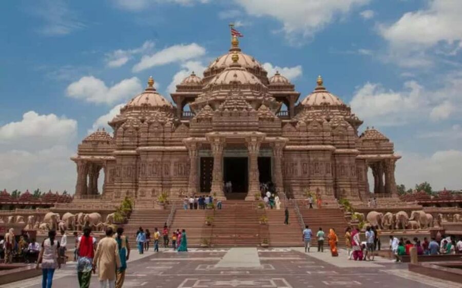New Delhi: Akshardham Temple Tour with Water and Light Show - Three different ways to see ancient India at Akshardham