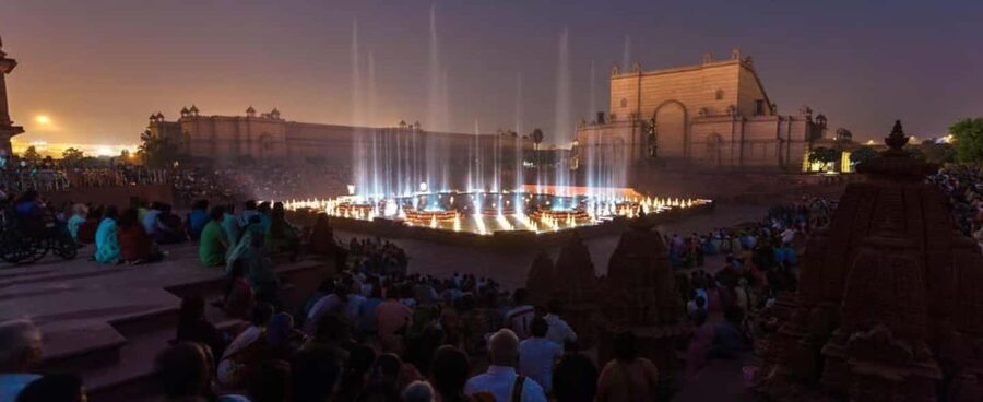 New Delhi: Akshardham Temple Tour with Water and Light Show - The carved temple walls and the Sahaj Anand Water Show