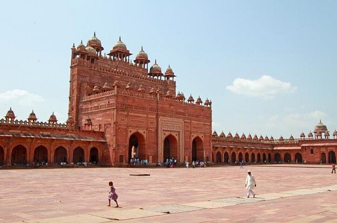 Official Tour Guide For Sunrise Taj Mahal and Agra Fort Tour - Should you book it?
