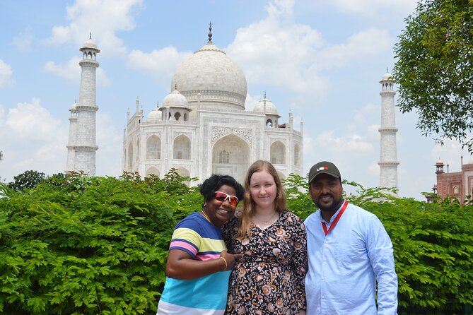 Official Tour Guide For Sunrise Taj Mahal and Agra Fort Tour - A private guide changes the pace