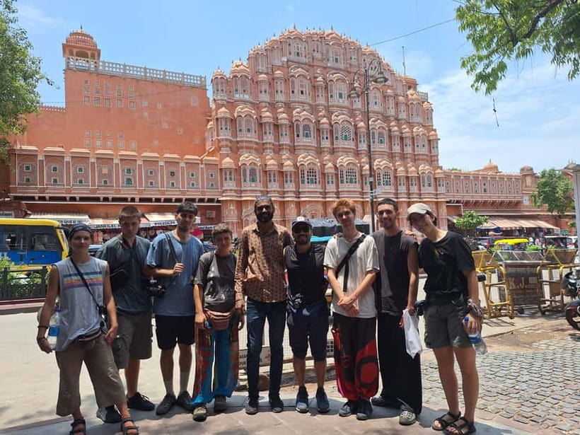 Pink City Walking Tour With Us ( A Haritage Walk in Jaipur) - Meeting at Hawa Mahal and reading the Wind Palace