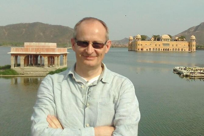 Private Day Tour of Jaipur with a Guide and Including Lunch - What the guide and private vehicle add
