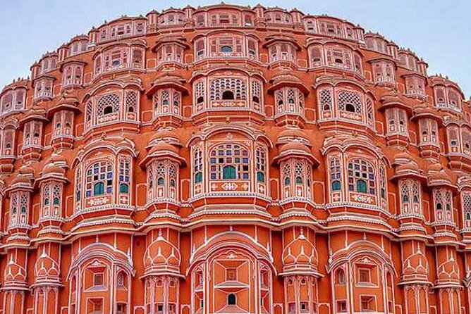 Private Day Tour of Jaipur with a Guide and Including Lunch - Hawa Mahal turns a city facade into a story
