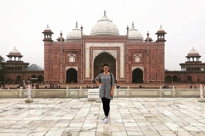 Private Day Trip from Jaipur Taj Mahal and Fathepur Sikri - Two hours at the Taj Mahal