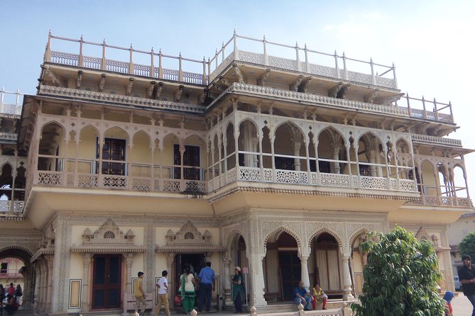 Private Full Day Jaipur Sightseeing With Tickets - Jal Mahal beside Man Sagar Lake