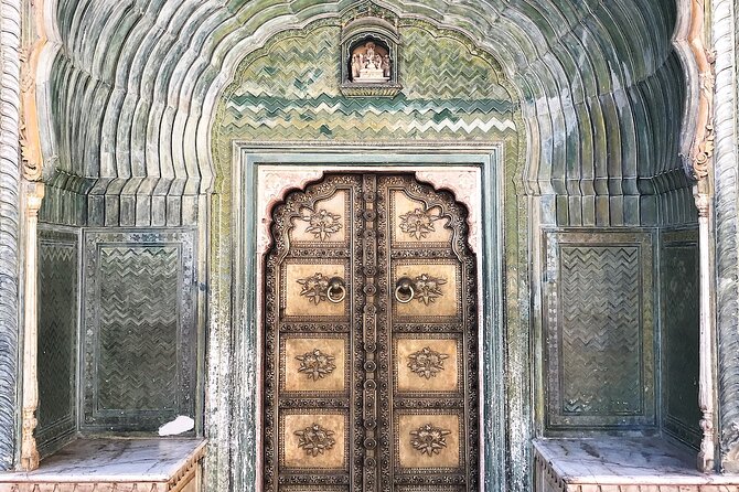 Private Guided Half Day Tour Jaipur - Panna Meena ka Kund, a quick architectural stop